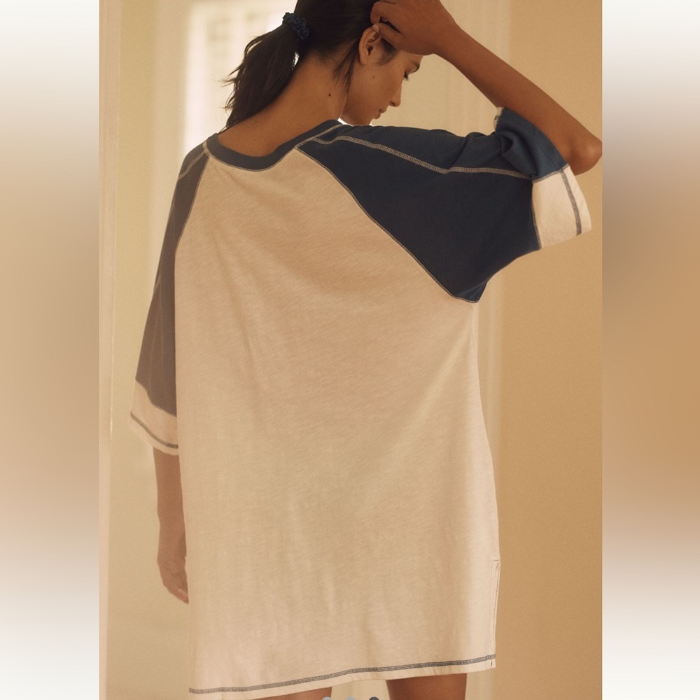 NWT - Oversized Graphic
Sleep T-Shirt - Picture 3 of 3